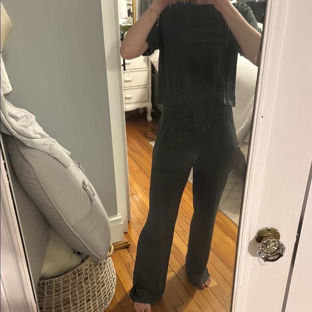 Women's green set - top and bottom